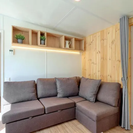 Holiday home Tiny Haus 69 Am Brombachsee *